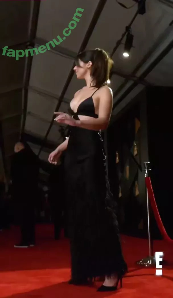 Kira Kosarin nude photo #0512 (kirakosarin)