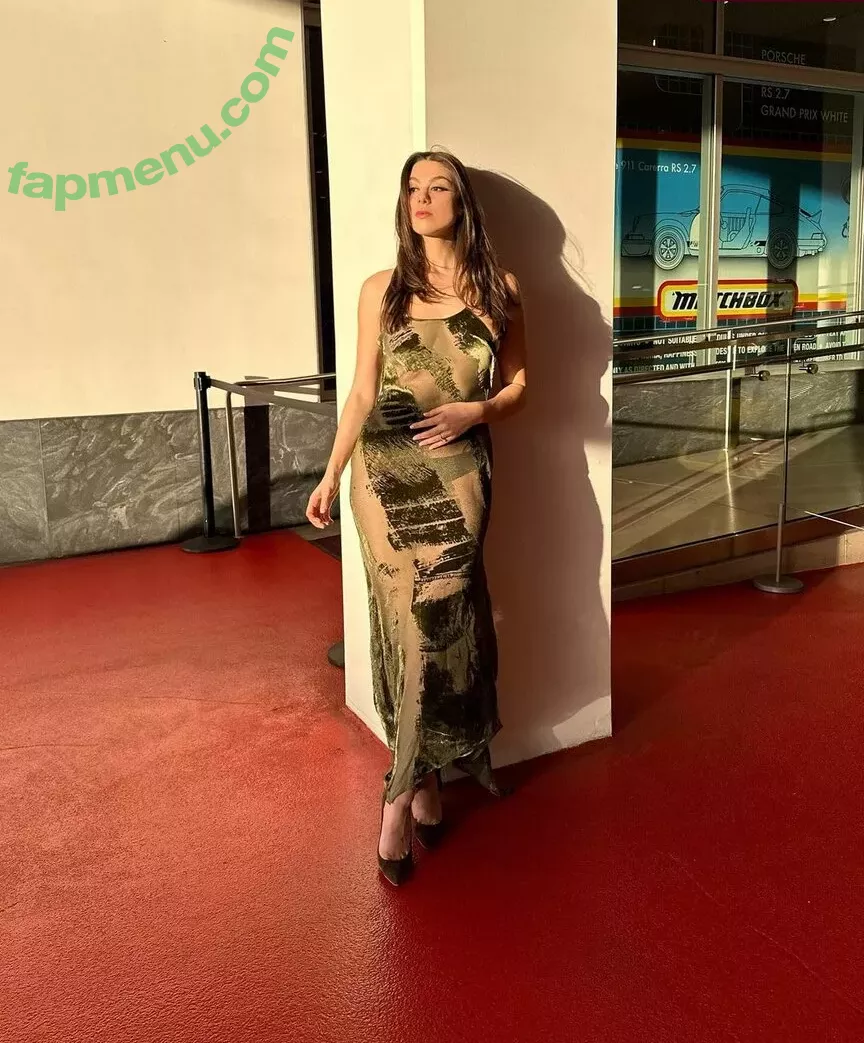 Kira Kosarin nude photo #0519 (kirakosarin)