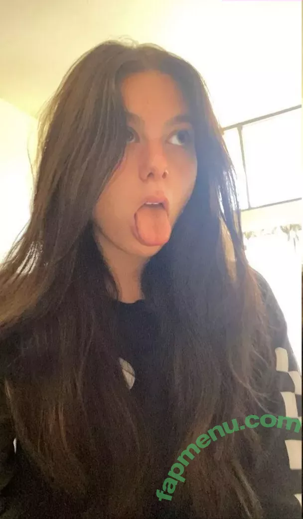 Kira Kosarin nude photo #0713 (kirakosarin)