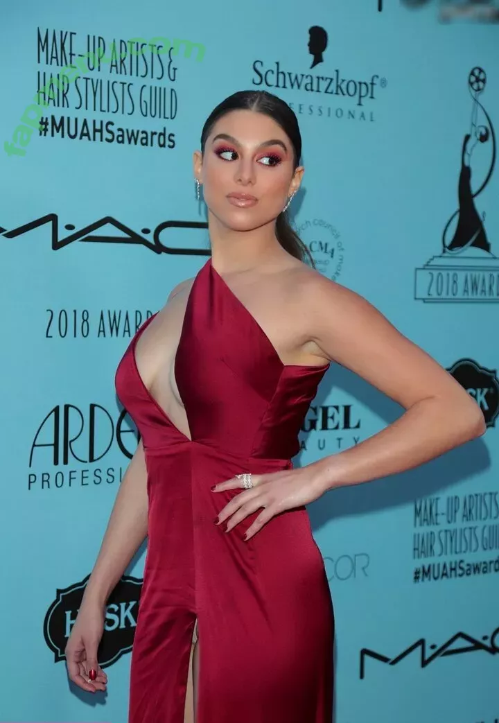 Kira Kosarin nude photo #0718 (kirakosarin)