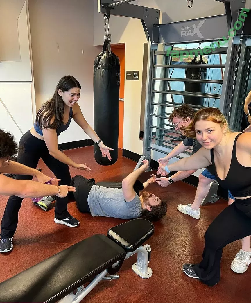 Kira Kosarin nude photo #0742 (kirakosarin)