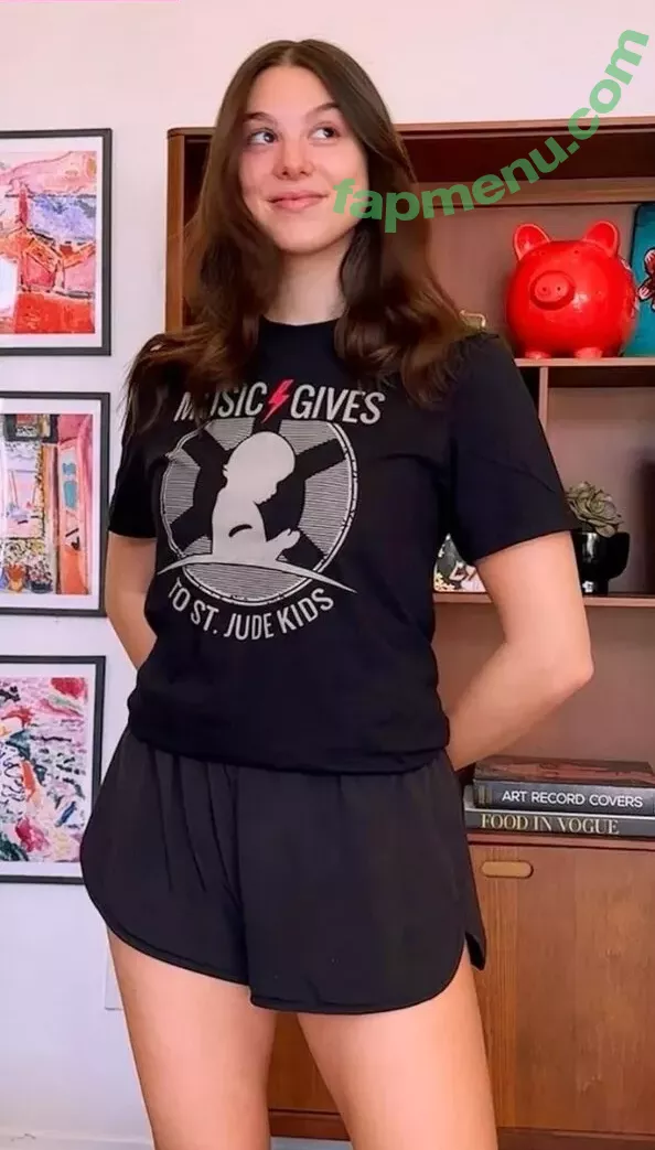 Kira Kosarin nude photo #0810 (kirakosarin)