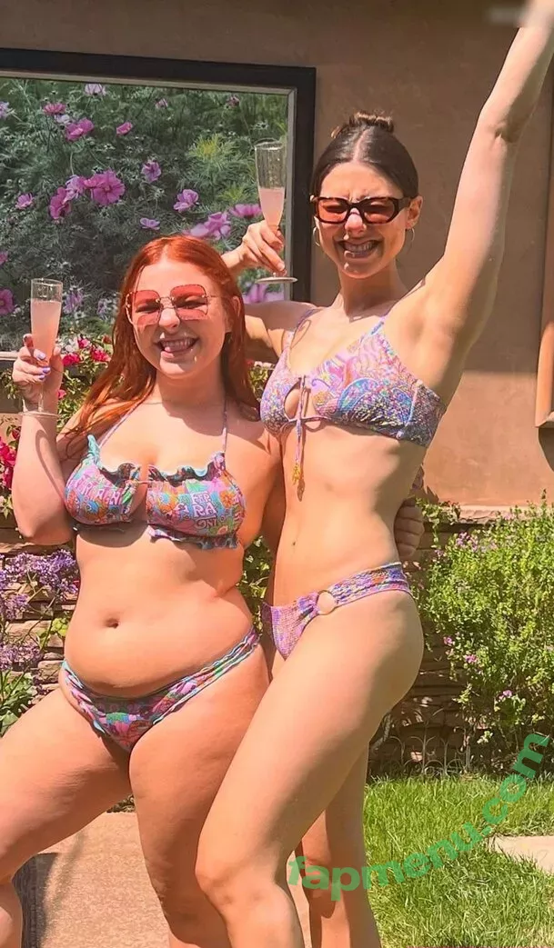 Kira Kosarin nude photo #0830 (kirakosarin)