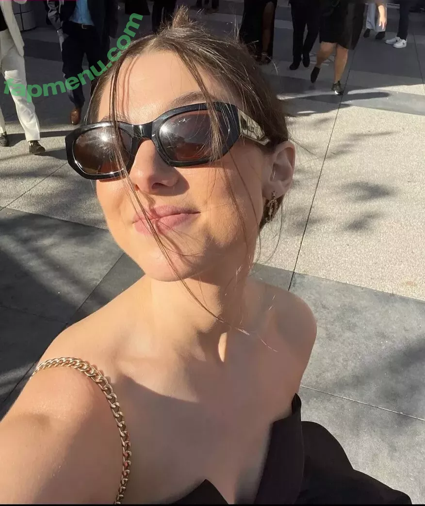 Kira Kosarin nude photo #0831 (kirakosarin)