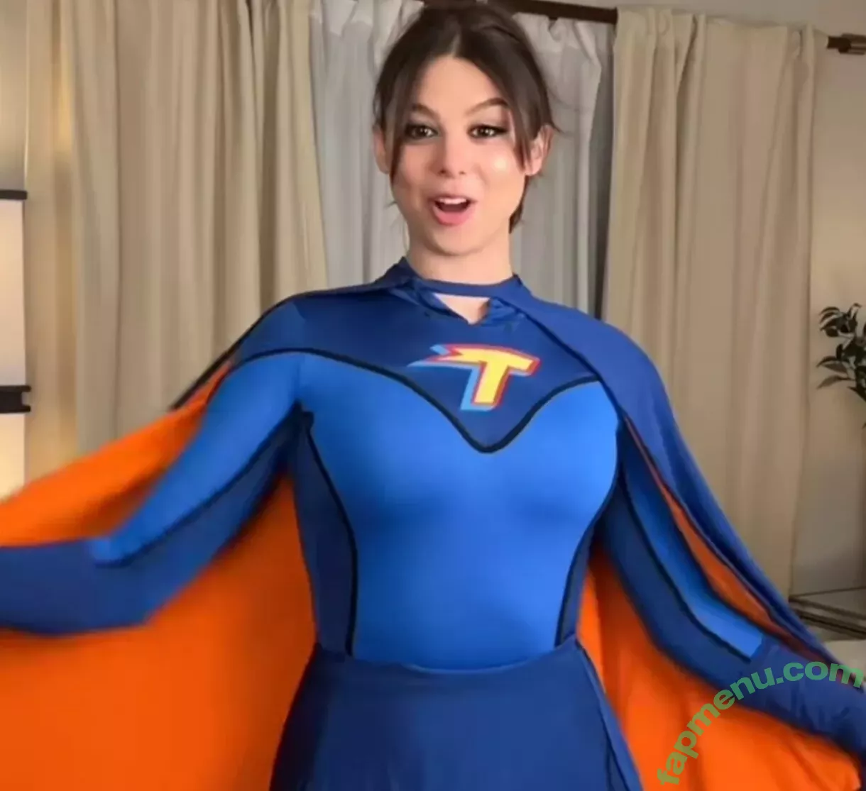 Kira Kosarin nude photo #0897 (kirakosarin)