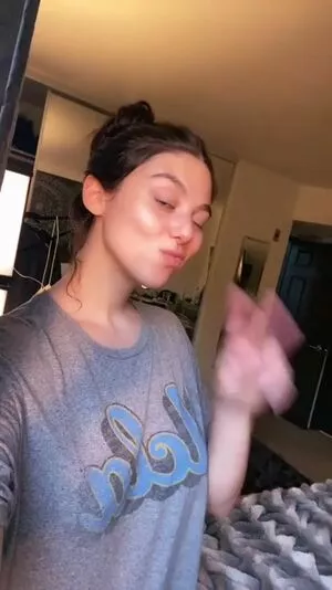 Kira Kosarin / kirakosarin nude photo #1011