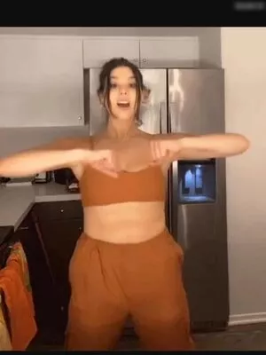 Kira Kosarin / kirakosarin nude photo #1042