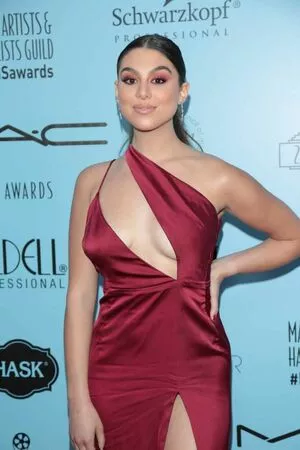 Kira Kosarin / kirakosarin nude photo #1135