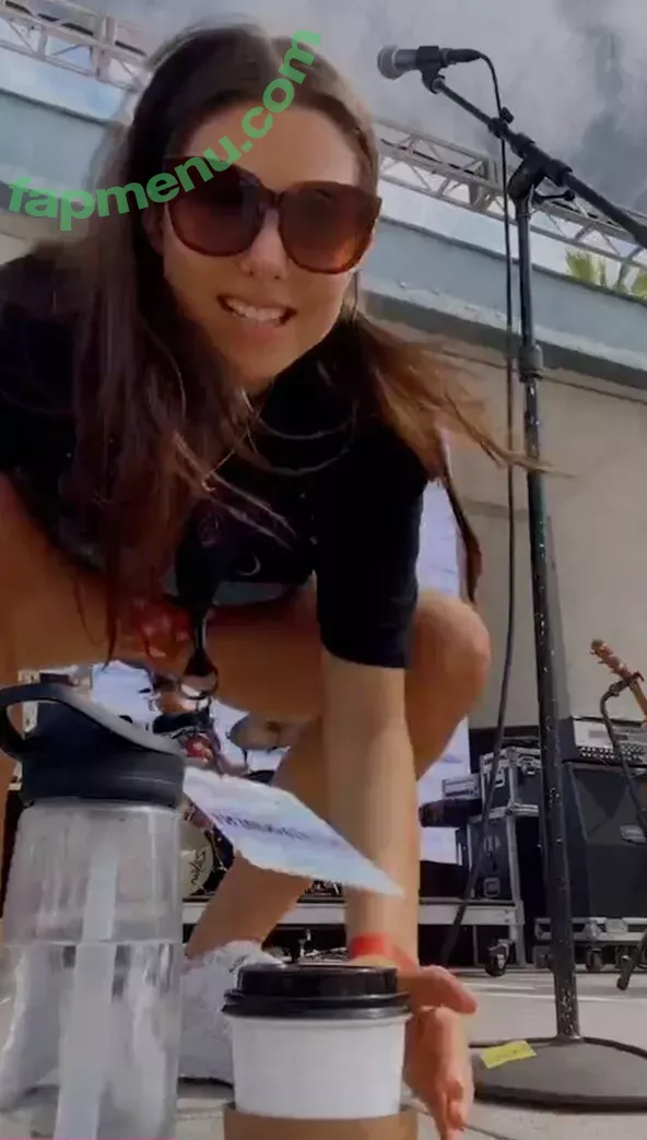 Kira Kosarin nude photo #1007 (kirakosarin)