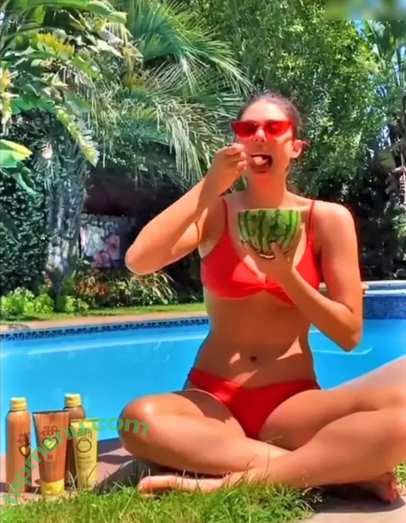 Kira Kosarin nude photo #1020 (kirakosarin)