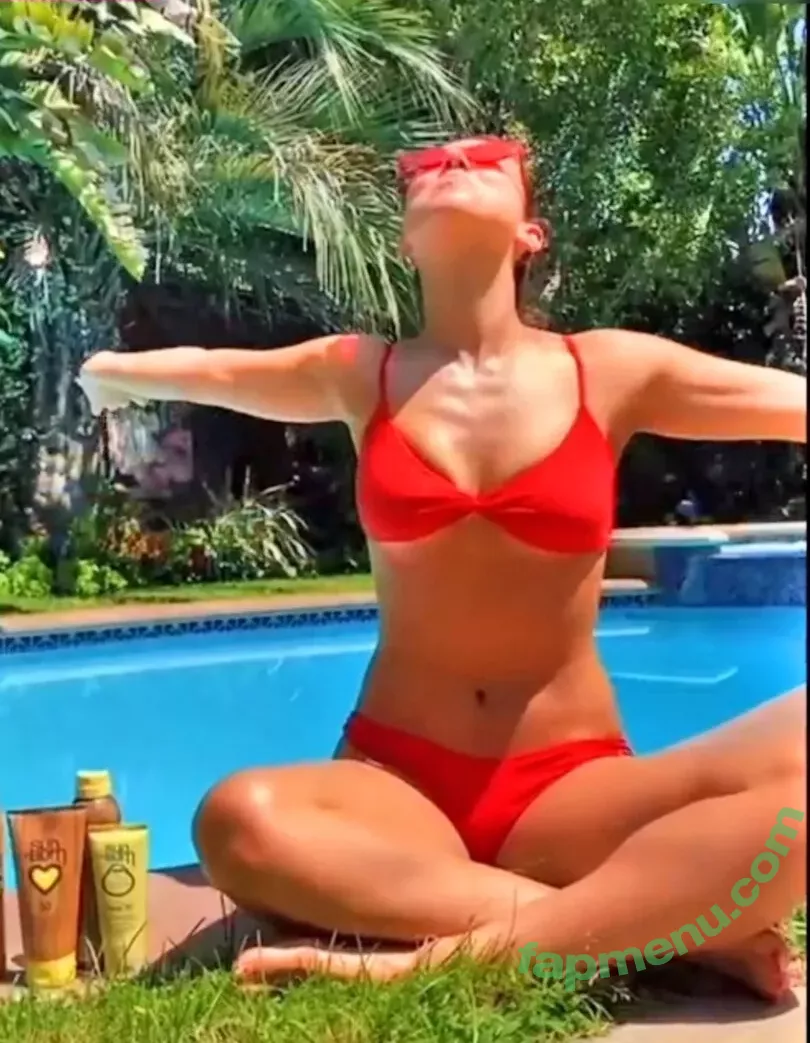 Kira Kosarin nude photo #1024 (kirakosarin)