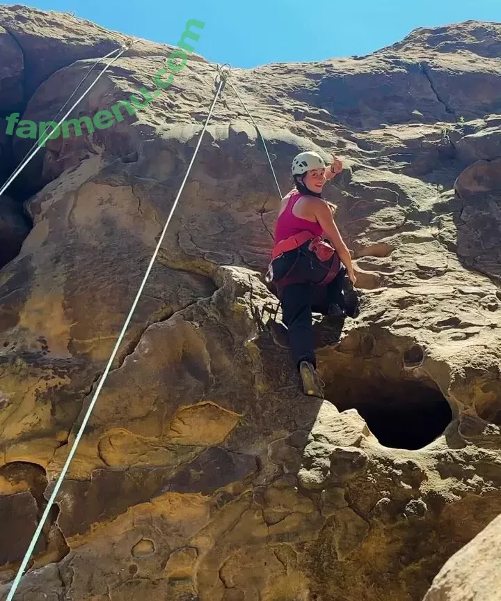 Kira Kosarin nude photo #1073 (kirakosarin)