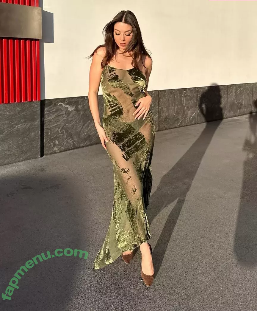 Kira Kosarin nude photo #1094 (kirakosarin)