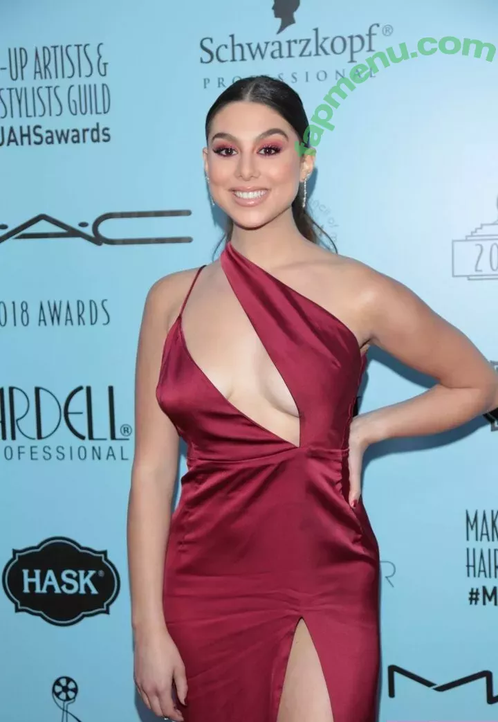 Kira Kosarin nude photo #1128 (kirakosarin)