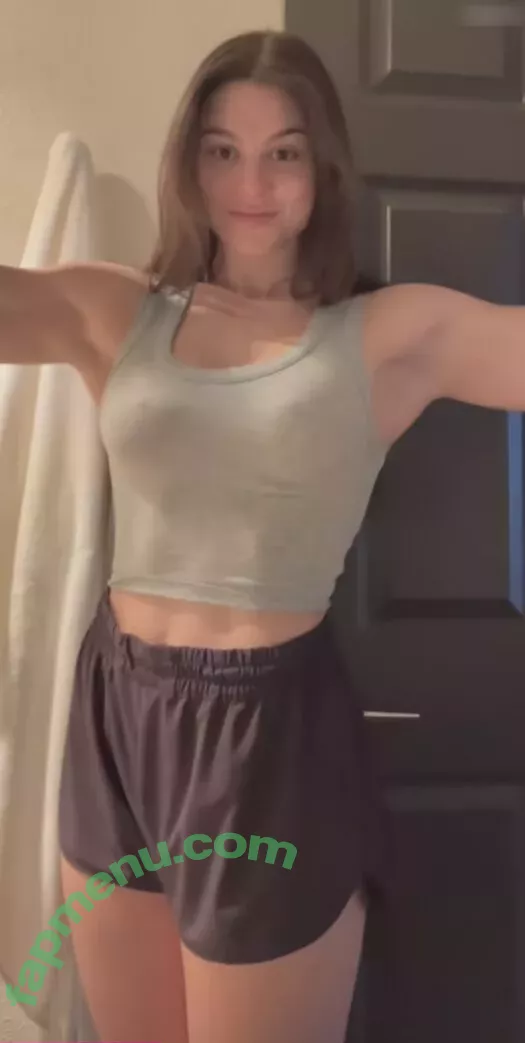 Kira Kosarin nude photo #1166 (kirakosarin)