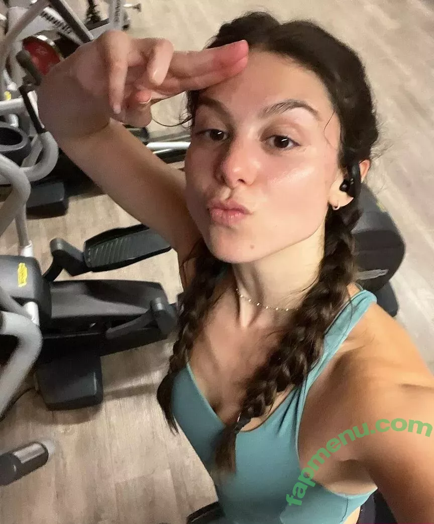 Kira Kosarin nude photo #1169 (kirakosarin)