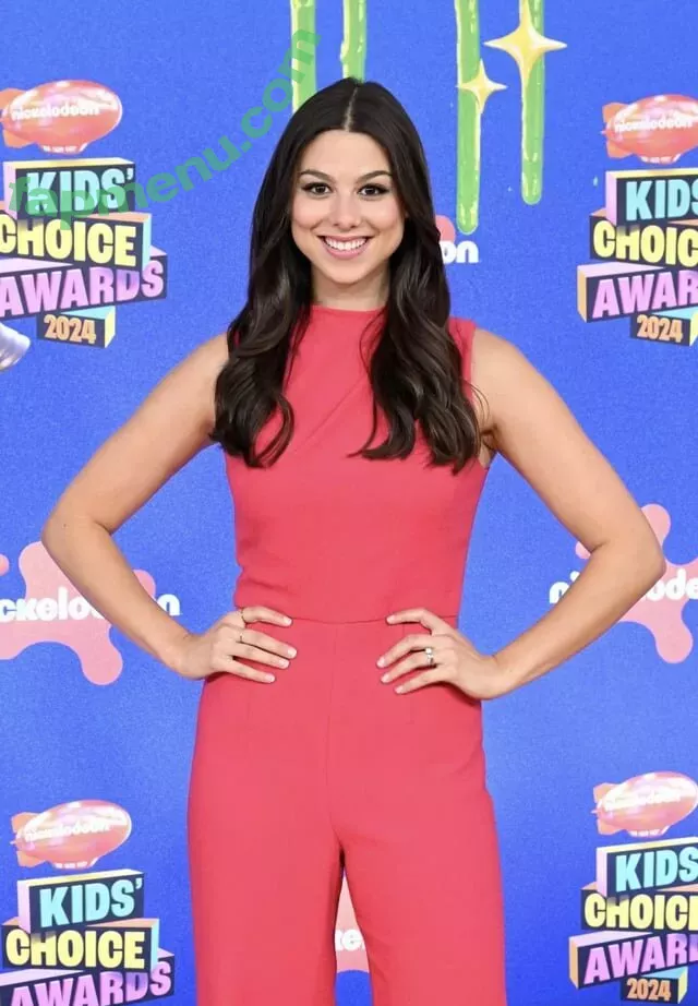 Kira Kosarin nude photo #1205 (kirakosarin)