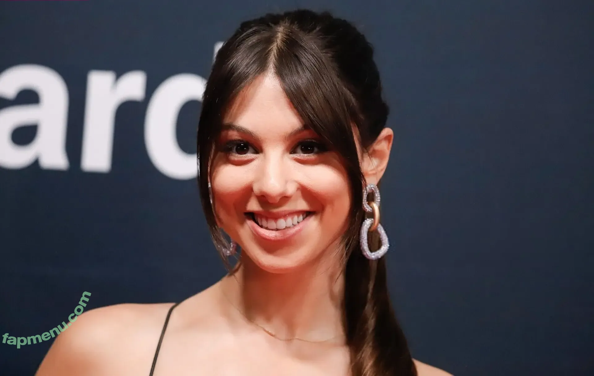 Kira Kosarin nude photo #1832 (kirakosarin)