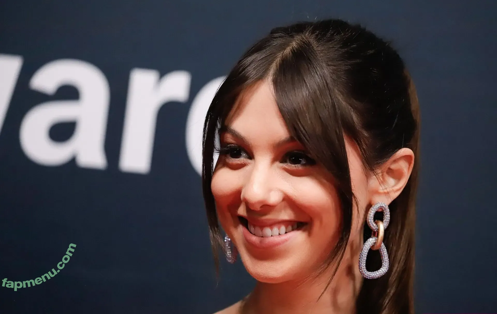 Kira Kosarin nude photo #1849 (kirakosarin)