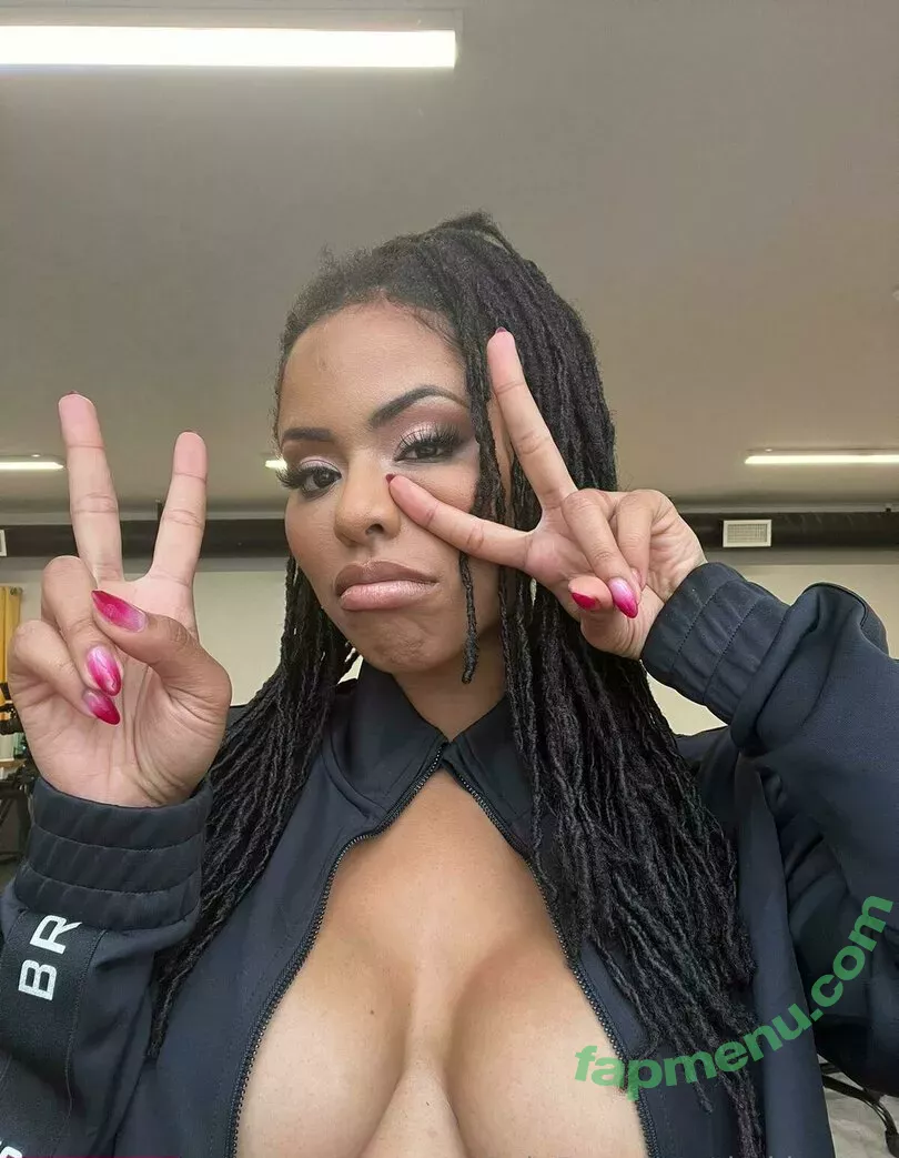 Kira Noir nude photo #0578 (thekiranoir / thekiranoirgram)