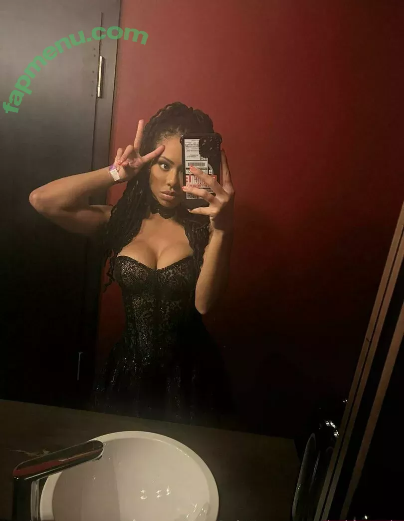 Kira Noir nude photo #0600 (thekiranoir / thekiranoirgram)