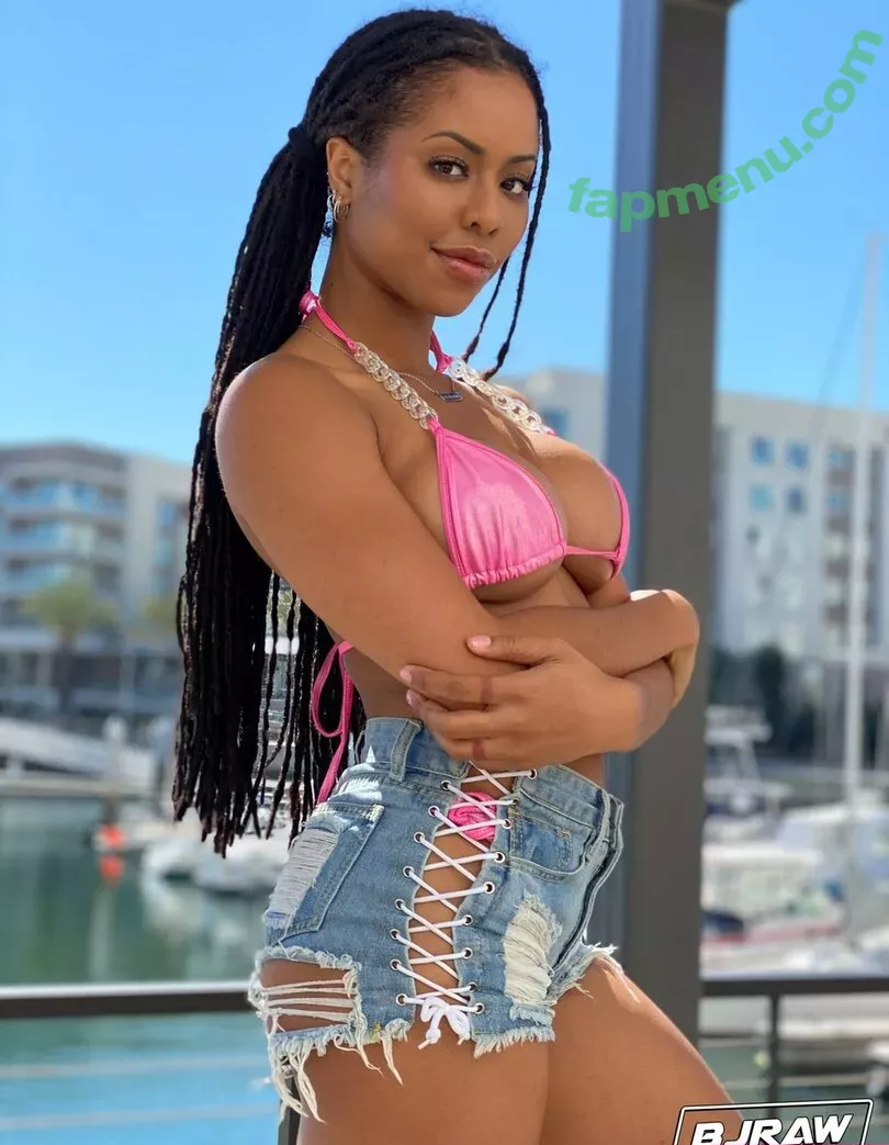 Kira Noir OnlyFans Leak: Nude photo #