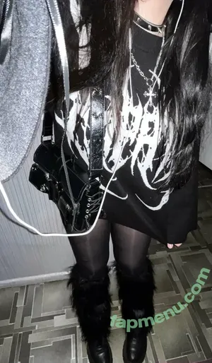 kiragothgirl / kira.gothgirl / kiraaa_love nude photo #0003