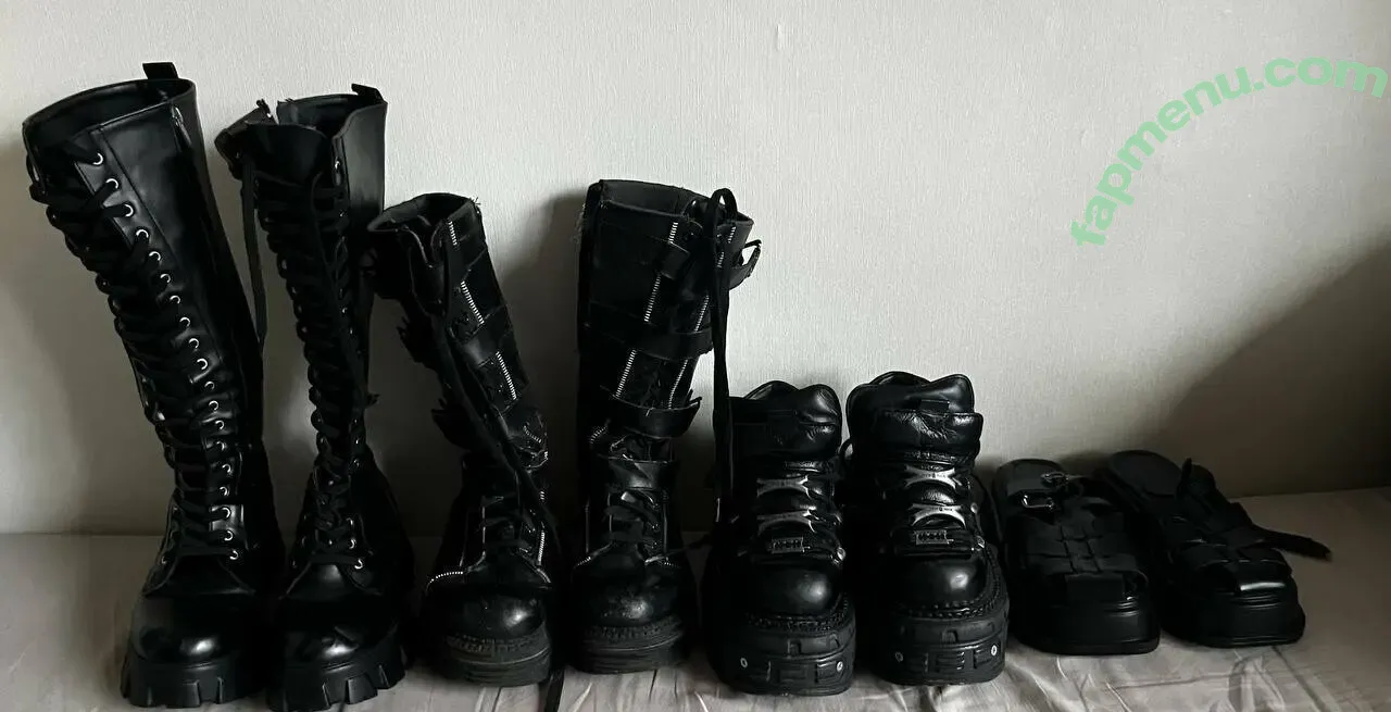 kiragothgirl nude photo #0005 (kira.gothgirl / kiraaa_love)