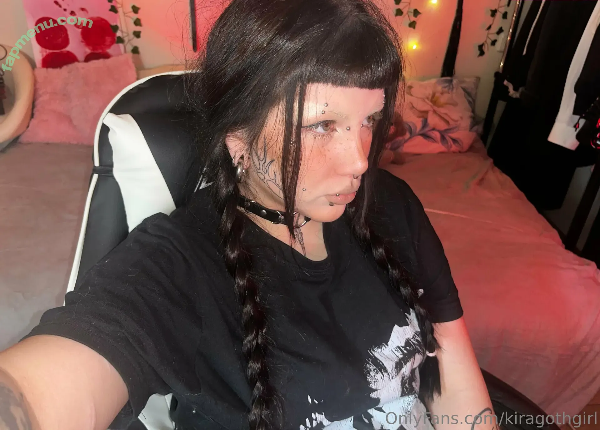 kiragothgirl nude photo #0009 (kira.gothgirl / kiraaa_love)