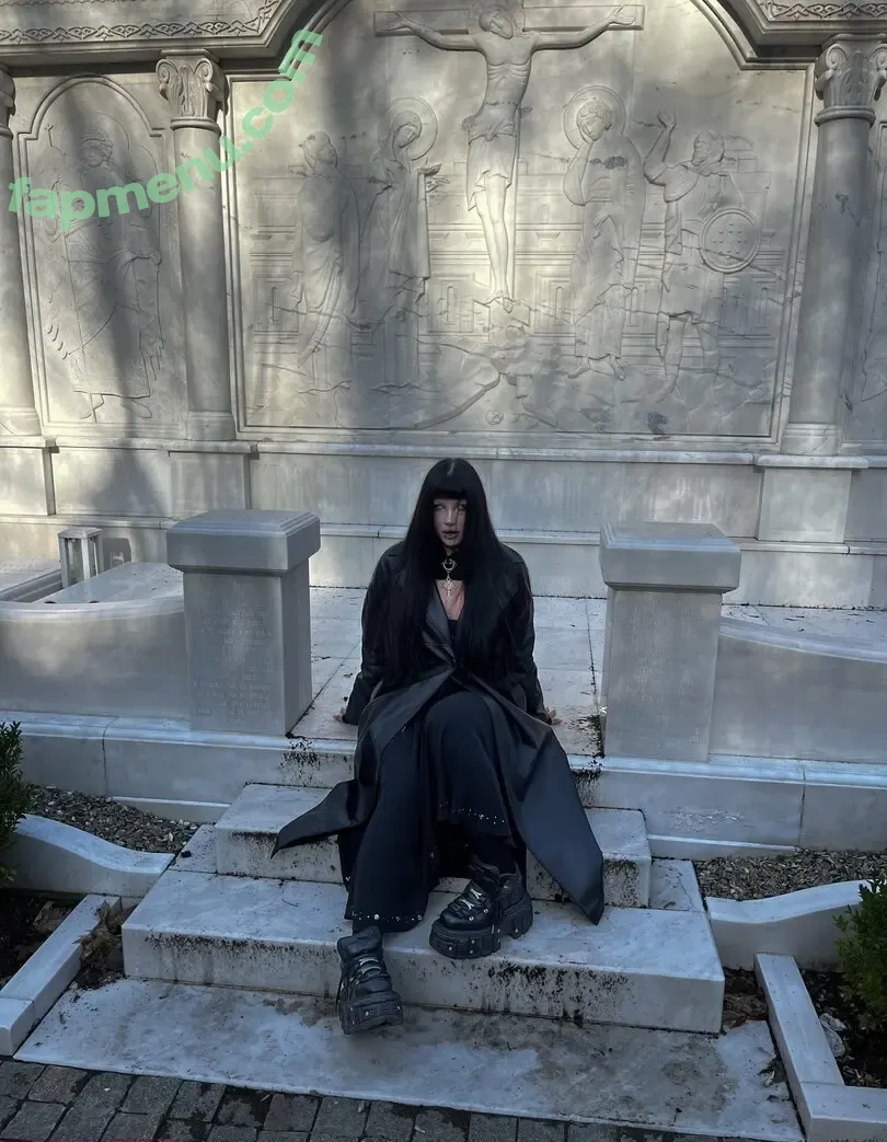 kiragothgirl nude photo #0010 (kira.gothgirl / kiraaa_love)