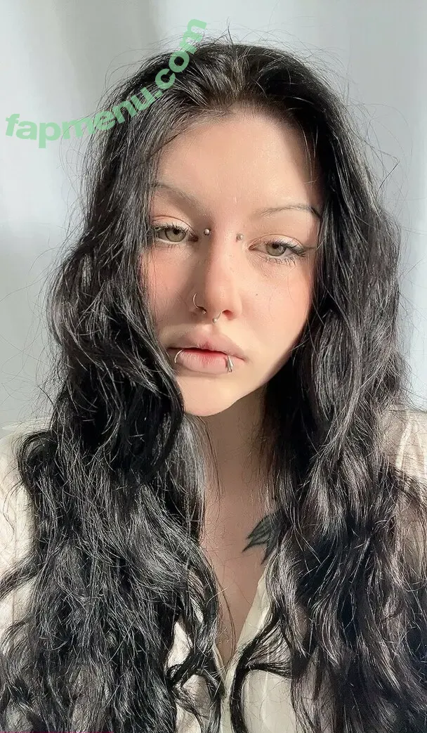 kiragothgirl nude photo #0014 (kira.gothgirl / kiraaa_love)