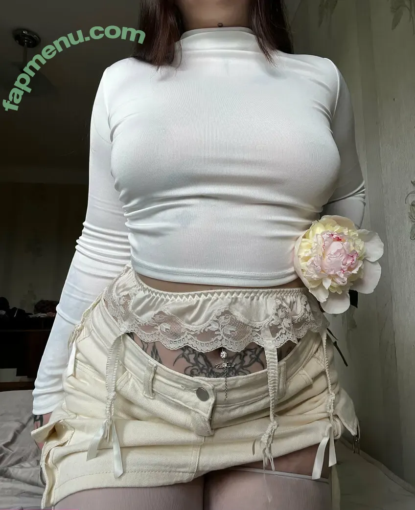 kiragothgirl nude photo #0016 (kira.gothgirl / kiraaa_love)