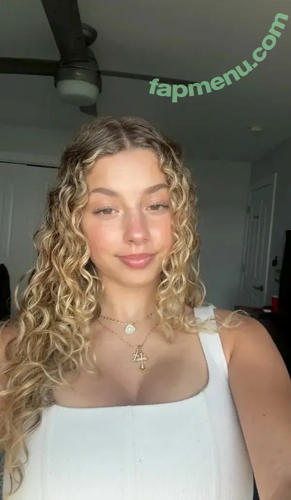 kirapregiato nude photo #0005 (kirapregiato)