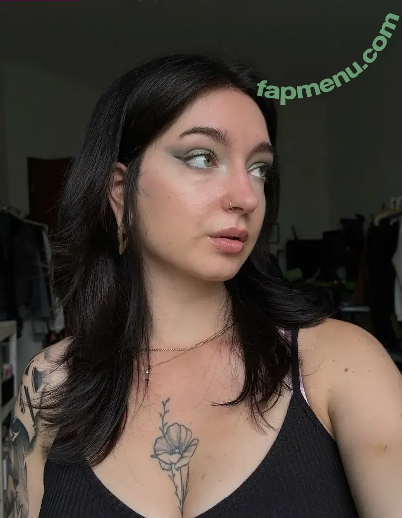 Kiras_note nude photo #0004 (Namiiii_Swaaaan / kirajulie)