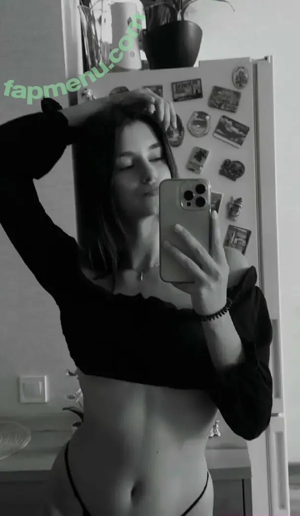 kirochkaaa nude photo #0003 (kirochkaaa)