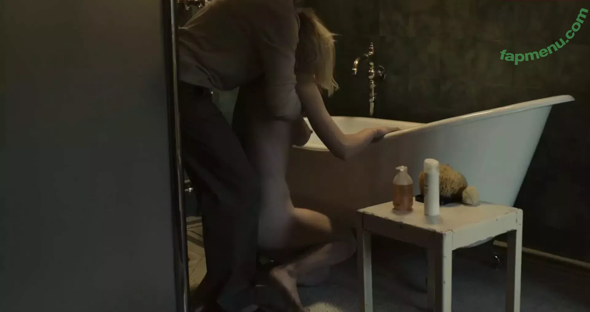 Kirsten Dunst nude photo #0458 (kirstendunst)