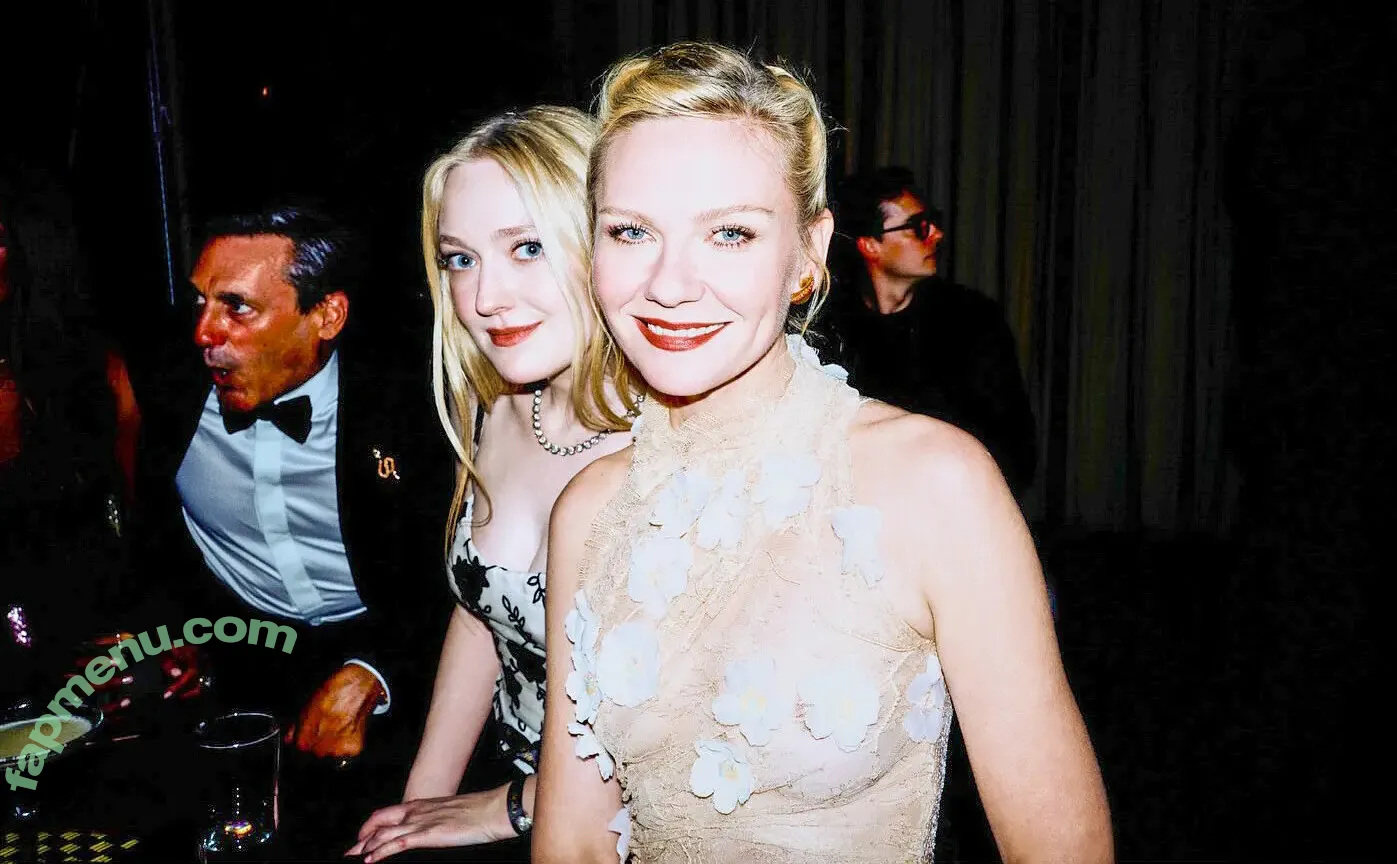 Kirsten Dunst nude photo #0687 (kirstendunst)