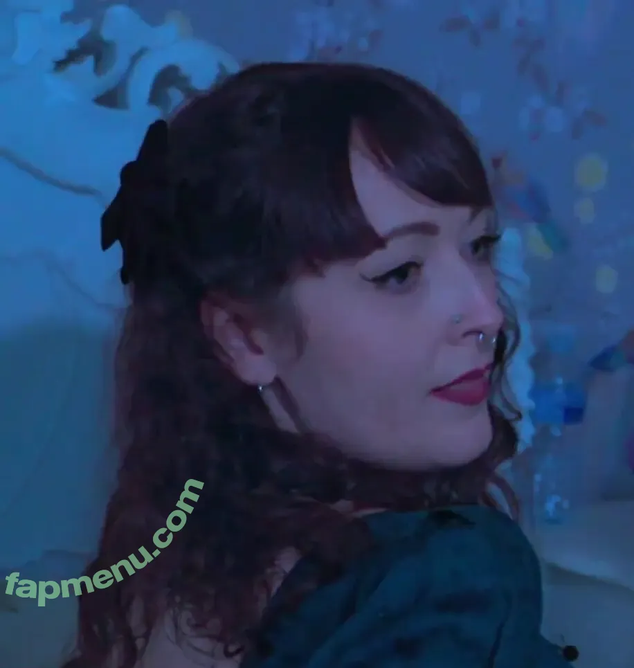 Kirsty nude photo #0300 (Korsty_ / aloegoddess / blondekristy / kirstyaustin7 / kirstylouisewells)