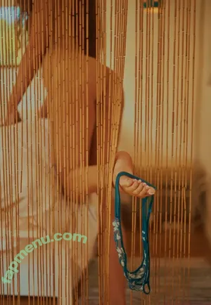 Kissingfae nude photo #0019