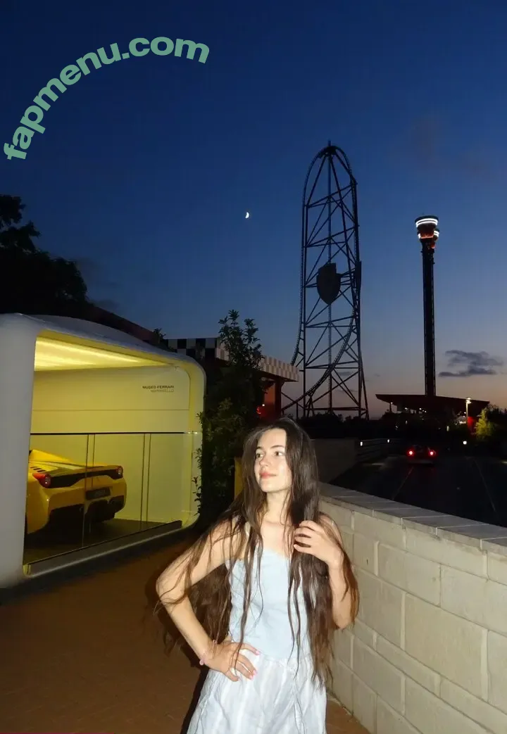 kisskarinalynn nude photo #0044 (itskarinann)