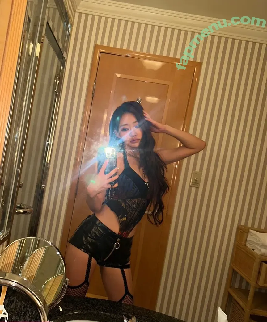 KissLife nude photo #0002 (Julie / juliephilia / natty_0530)