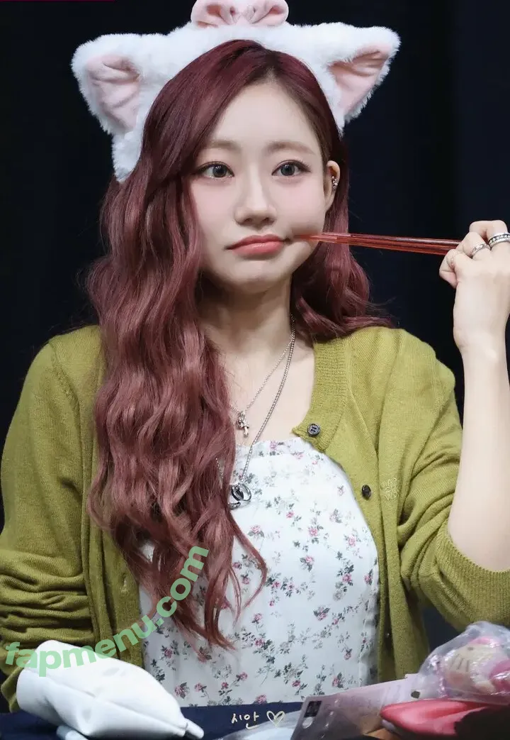 KissLife nude photo #0277 (Julie / juliephilia / natty_0530)