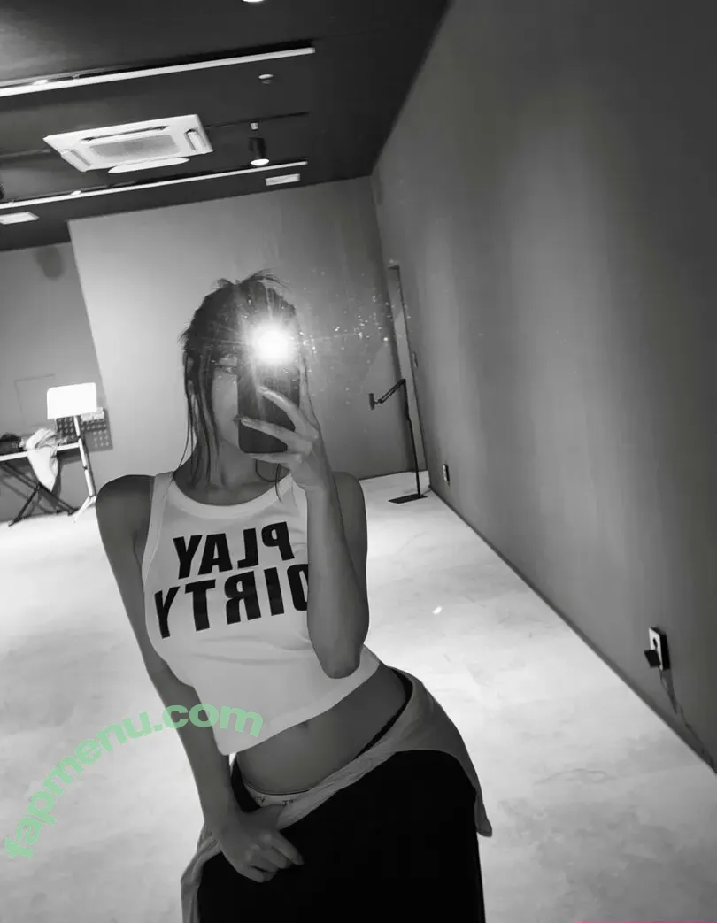 KissLife nude photo #0334 (Julie / juliephilia / natty_0530)