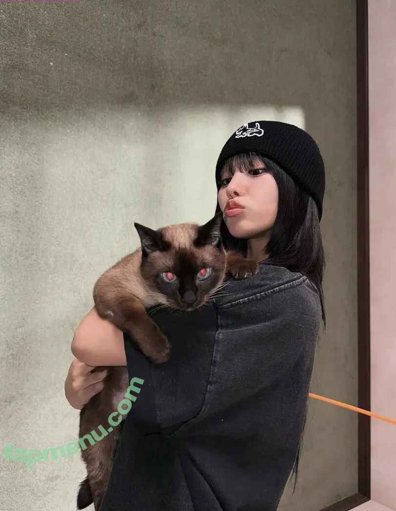 KissLife nude photo #0346 (Julie / juliephilia / natty_0530)