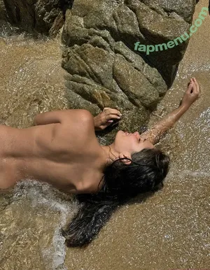 kissme / Isabella Ferregur nude photo #0009