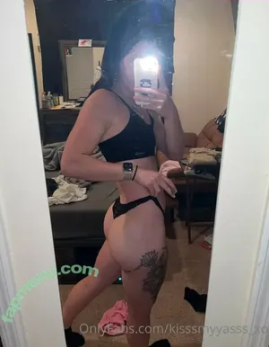 kissmyyass_xo / kissmyy_assxo nude photo #0020