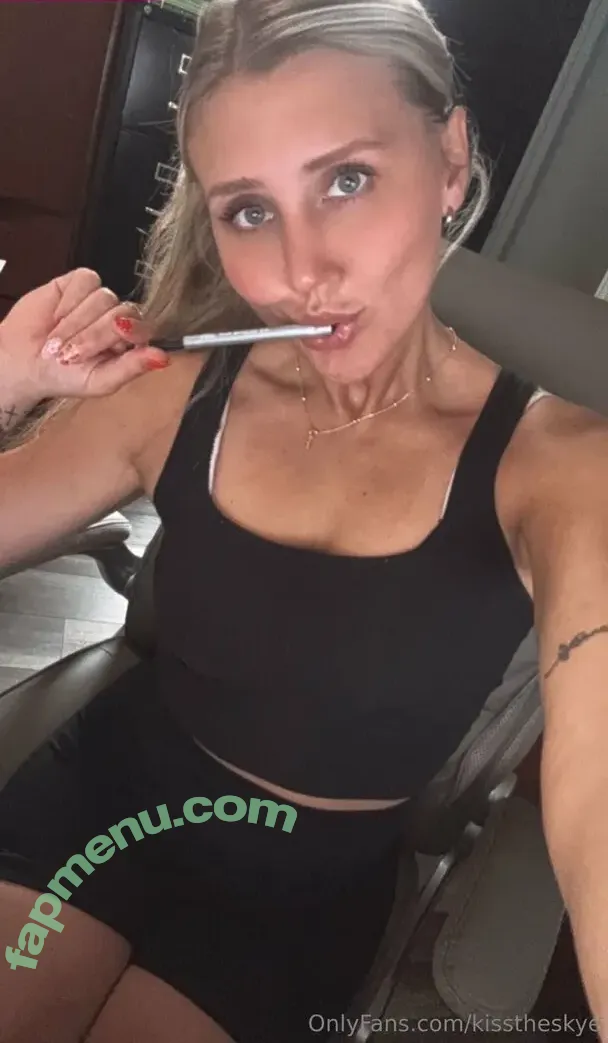 kisstheskye nude photo #0007 (kisstheskye)