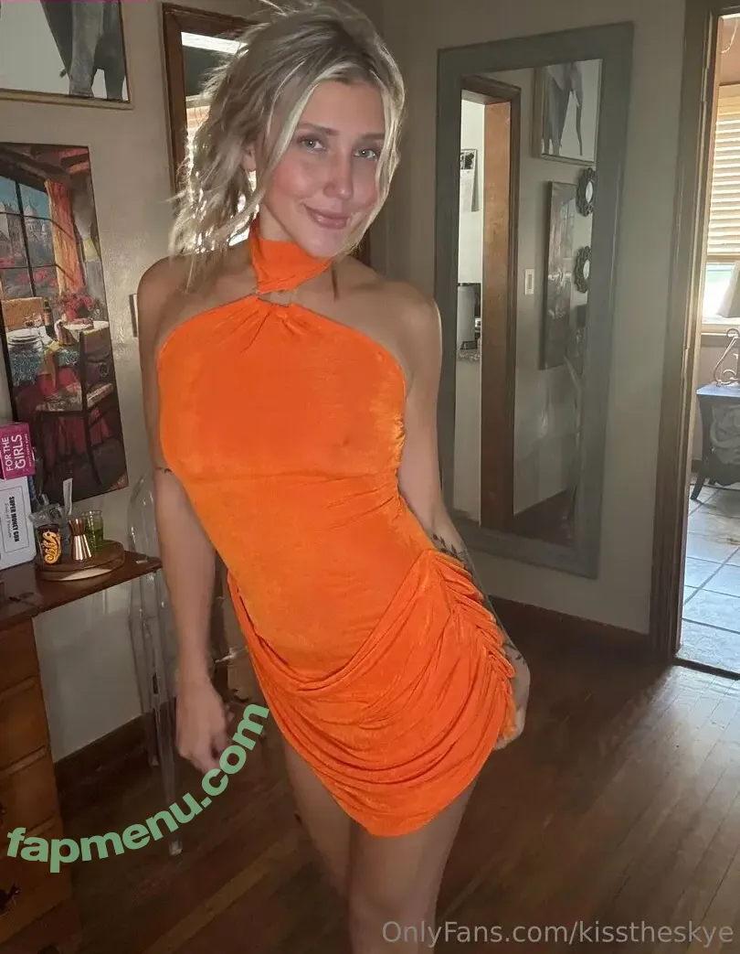 kisstheskye nude photo #0030 (kisstheskye)