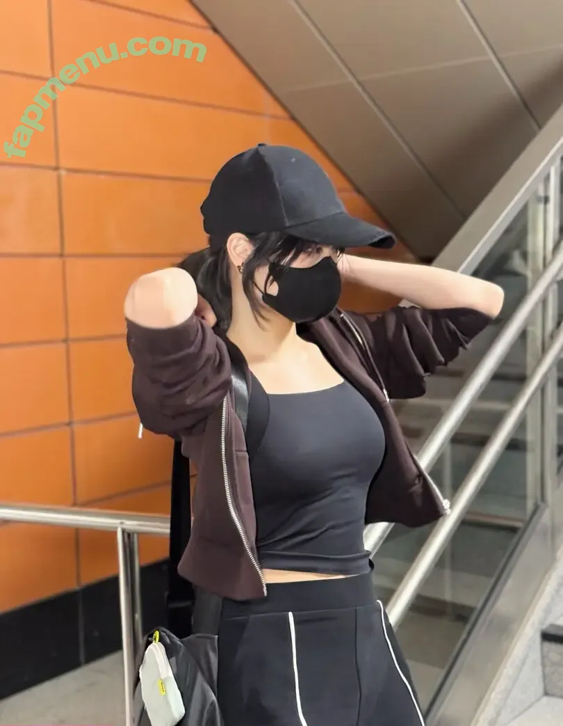 Kitsune nude photo #0279 (Kitsunekk / kitsunee.___ / lustful_modest)