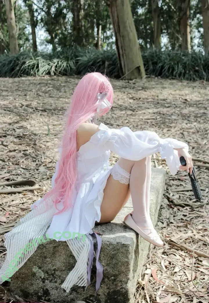 Kitsunedere nude photo #0007 (Kitsunedereee)
